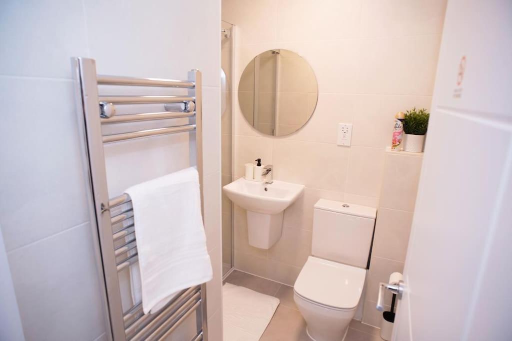 Walnut Luxurious 2-Bedroom With Ensuite - Parking, Netflix, Wifi - Close To Oxford, Bicester & Blenheim Palace Кідлінґтон Екстер'єр фото